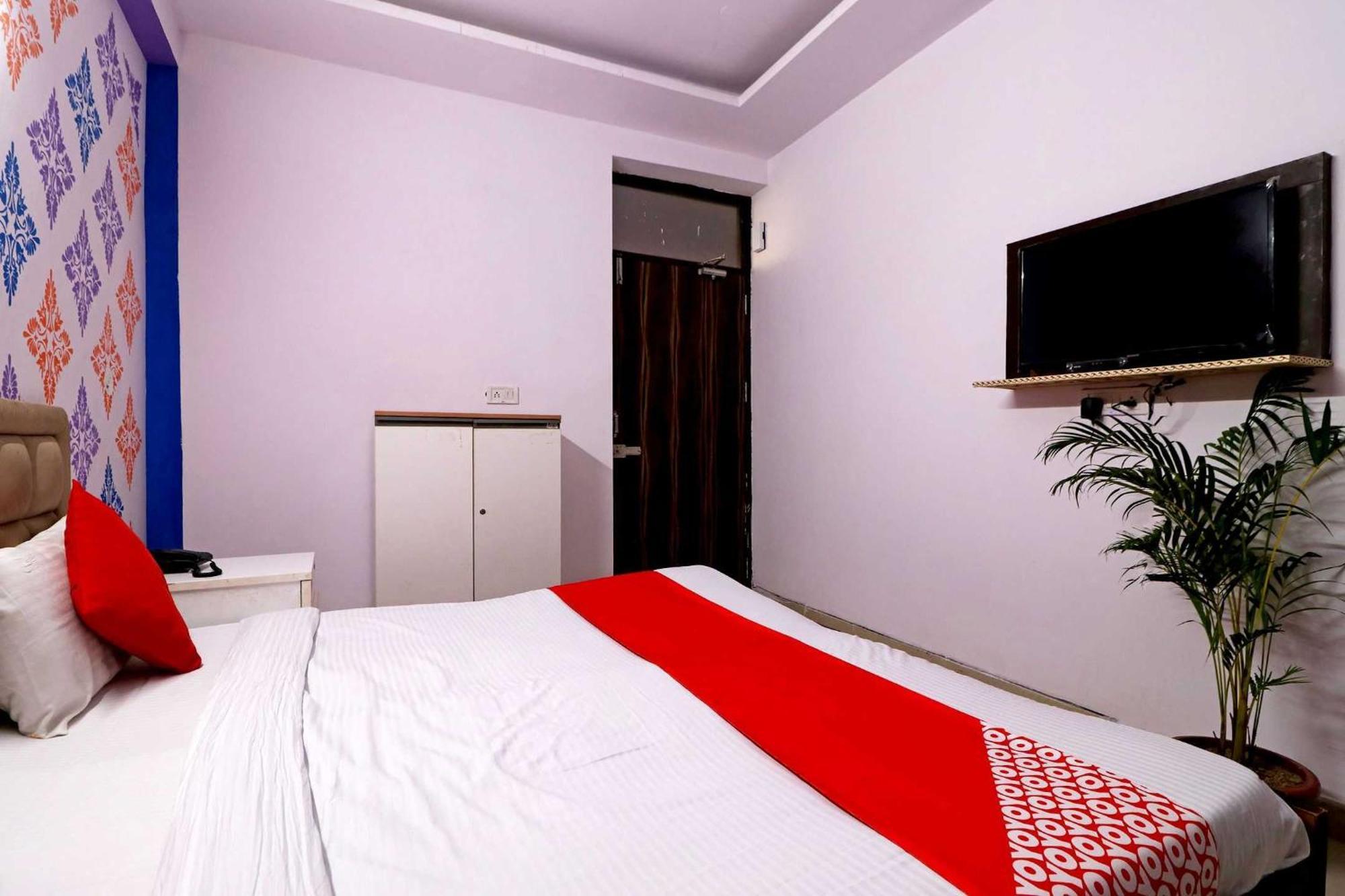 Hotel O Aaradhya Residency Noida Dış mekan fotoğraf