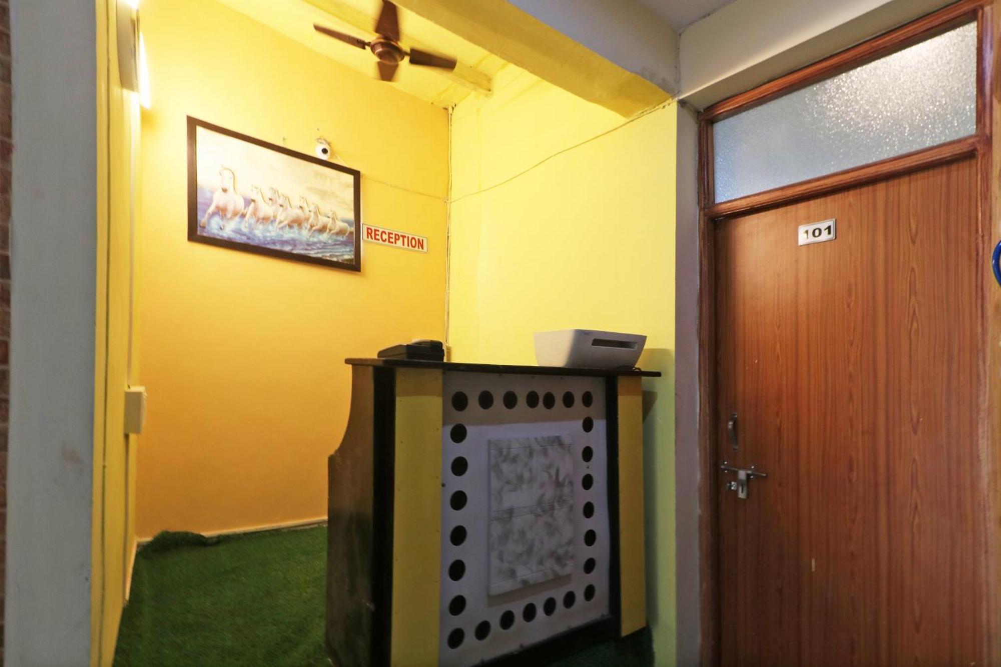 Hotel O Aaradhya Residency Noida Dış mekan fotoğraf
